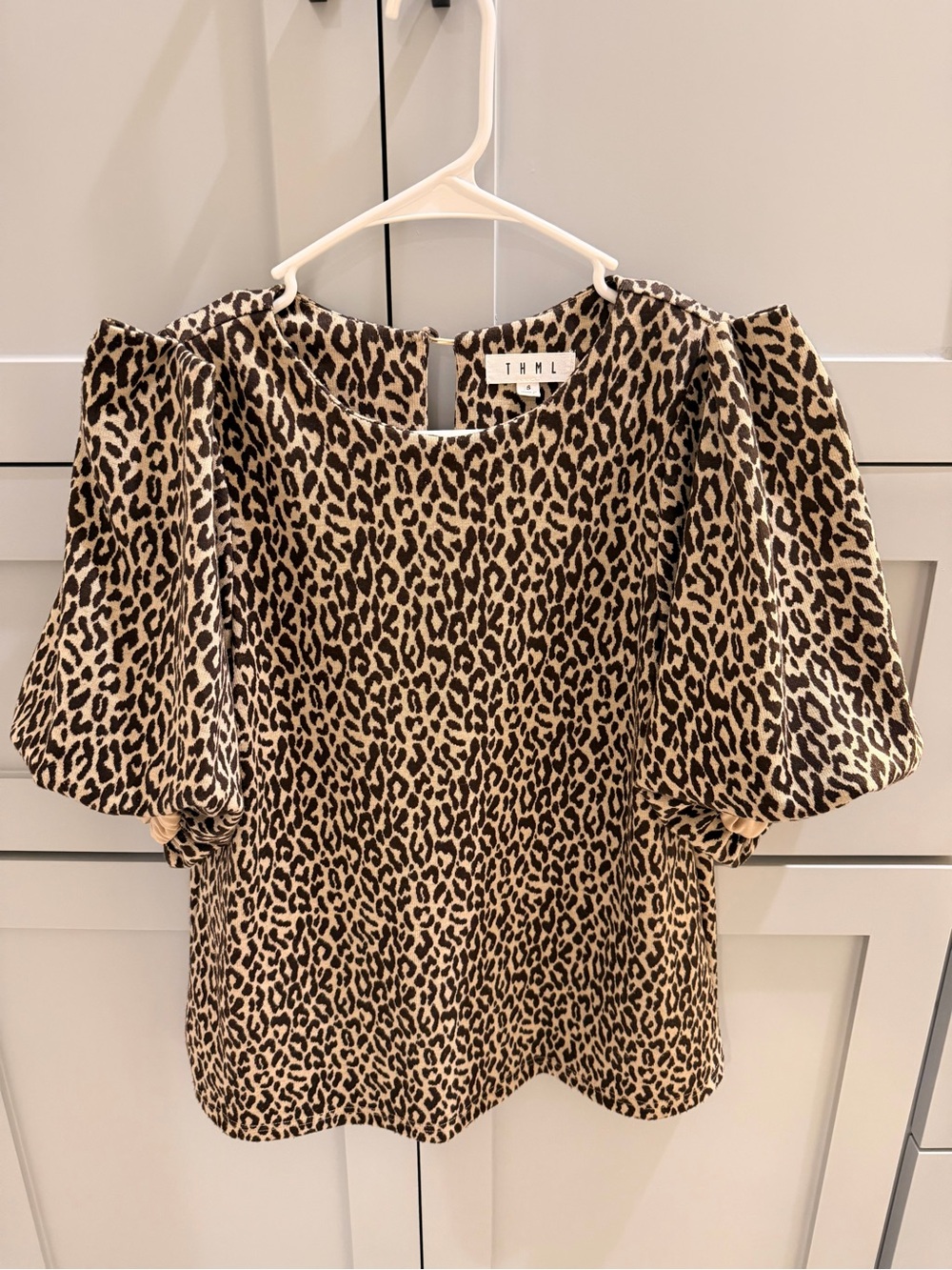 THML Leopard Print Puff Sleeve Blouse in Tan and Black - Picture 5 of 5